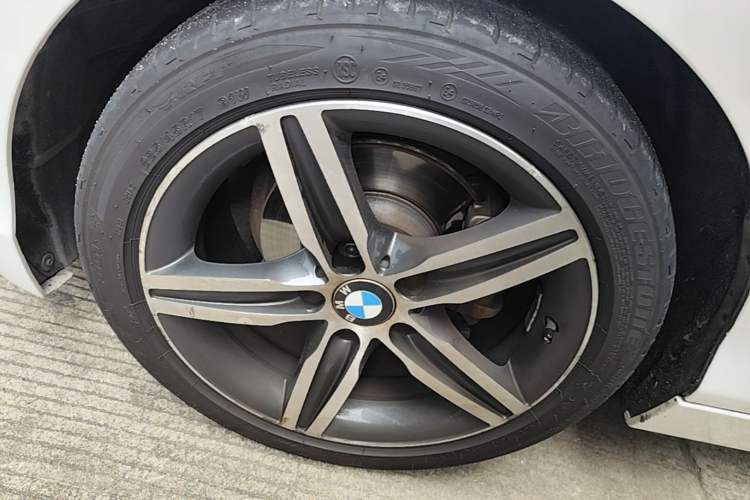 Used BMW 1 Series 2018 118i Sport Design Package Exterior 4