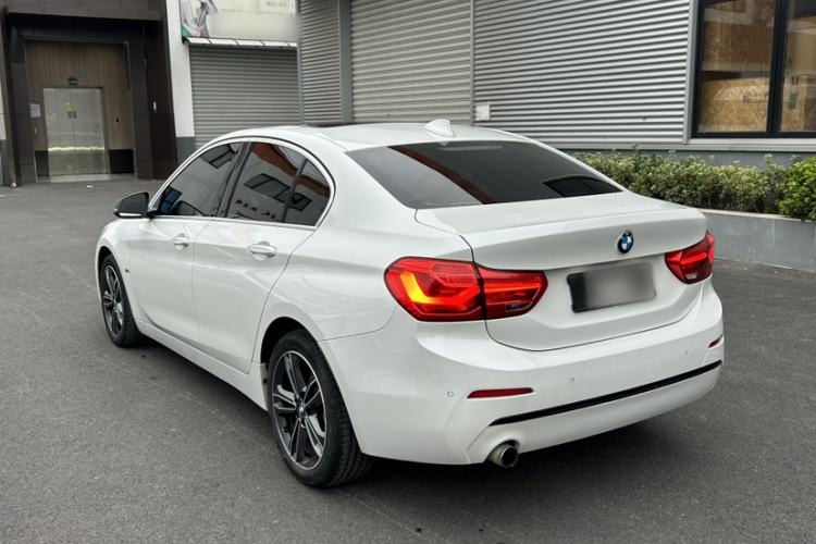 Used BMW 1 Series 2018 118i Sport Edition Exterior 4