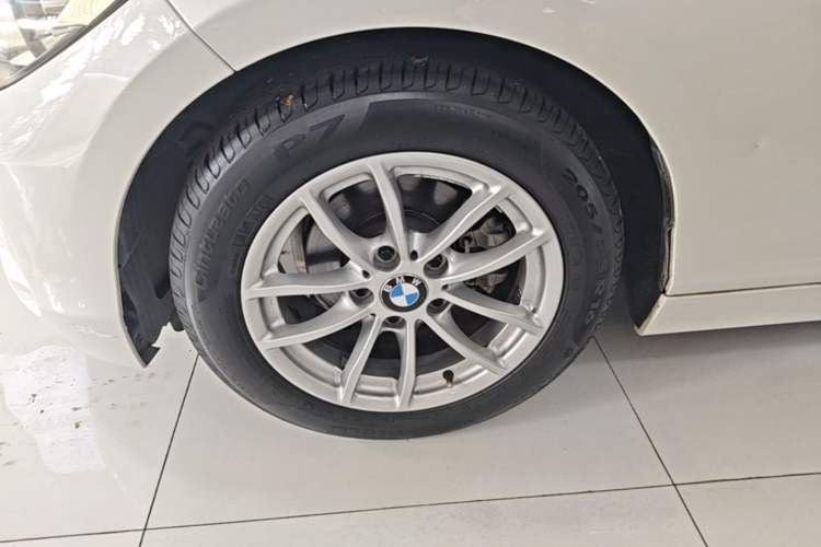 Used BMW 1 Series 2018 118i Leading Model Exterior 4