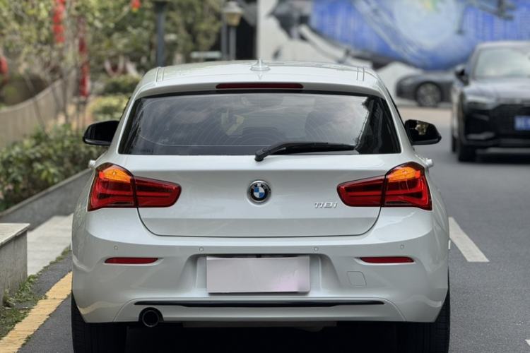 Used BMW 1 Series 2018 118i Sport Design Package Exterior 4