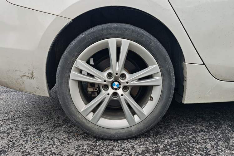 Used BMW 1 Series 2018 Facelifted 118i Design Package Edition Exterior 4