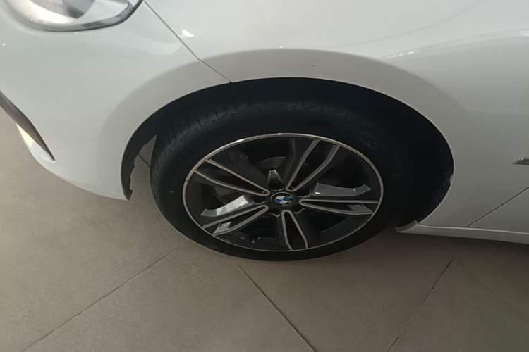 Used BMW 1 Series 2018 118i Sport Edition Exterior 4