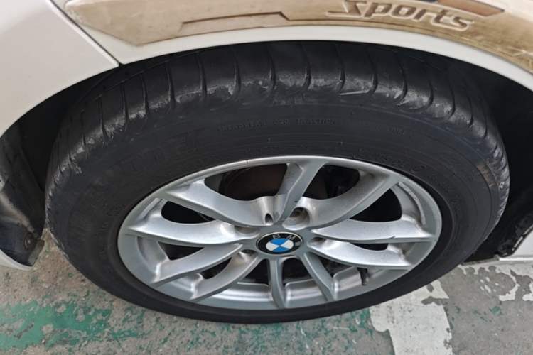 Used BMW 1 Series 2018 118i Leading Model Exterior 4