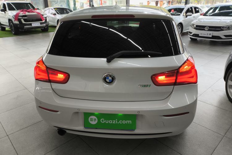 Used BMW 1 Series 2018 118i Sport Design Package Exterior 4