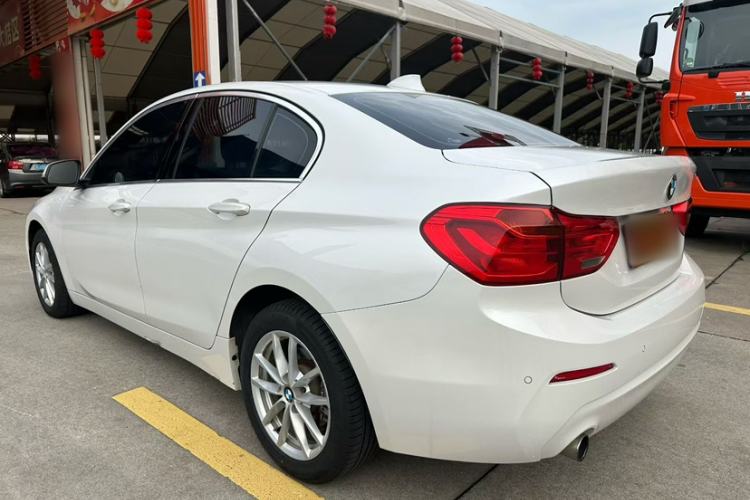 Used BMW 1 Series 2018 118i Fashion Model Exterior 4