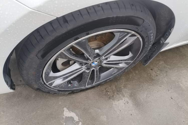Used BMW 1 Series 2018 Facelifted 118i Sport Edition Exterior 4