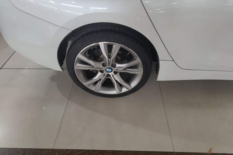 Used BMW 1 Series 2018 120i Design Package Model Exterior 5