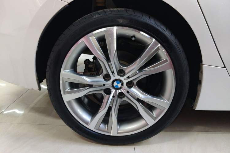 Used BMW 1 Series 2018 120i Design Package Model Exterior 5