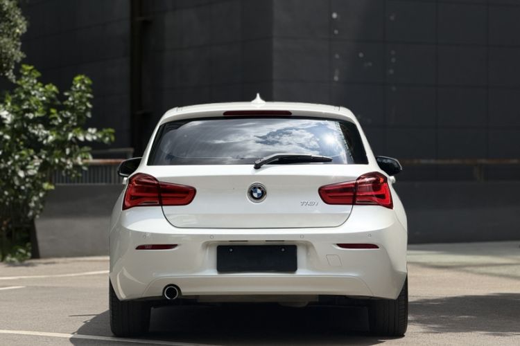 Used BMW 1 Series 2018 118i Leading Model Exterior 5