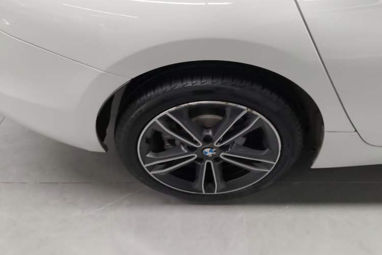 Used BMW 1 Series 2018 Facelifted 118i Sport Edition Exterior 5