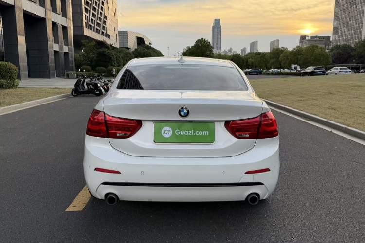 Used BMW 1 Series 2018 Restyled 120i Design Package Edition Exterior 5