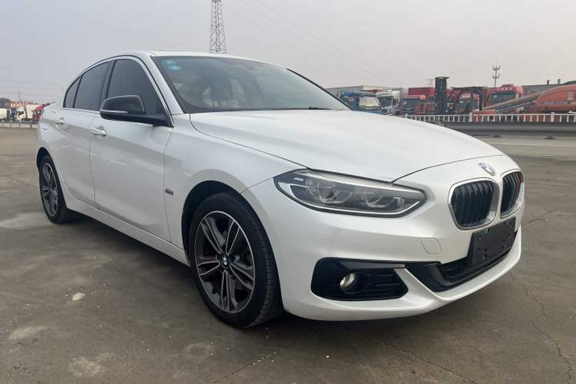 Used BMW 1 Series 2018 118i Sport Edition Exterior 5