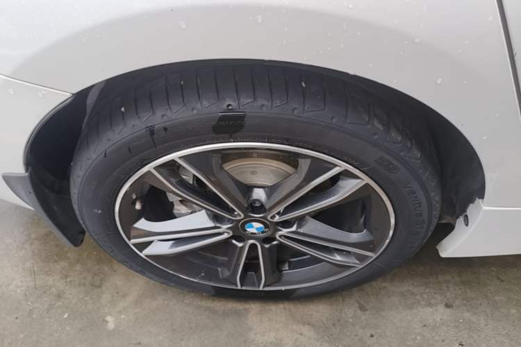 Used BMW 1 Series 2018 Facelifted 118i Sport Edition Exterior 5