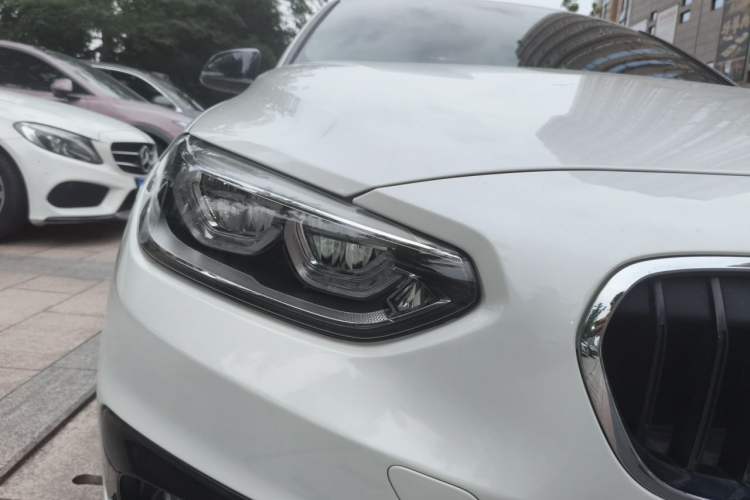 Used BMW 1 Series 2018 118i Sport Edition Exterior 6