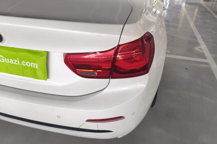 Used BMW 1 Series 2018 118i Sport Edition Exterior 6