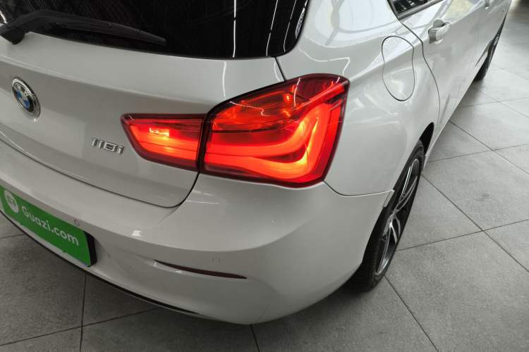 Used BMW 1 Series 2018 118i Sport Design Package Exterior 6
