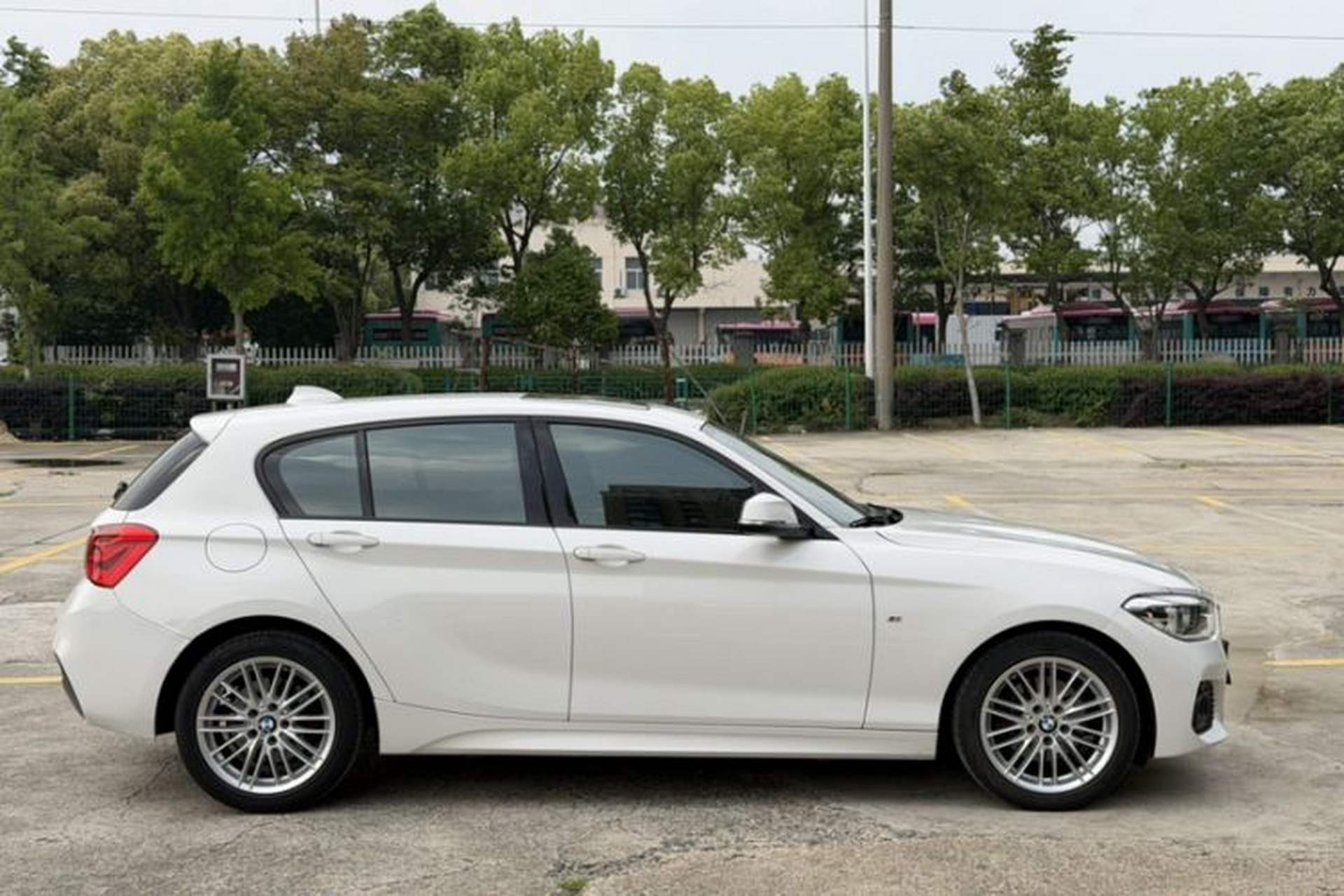 Used BMW 1 Series 2018 120i M Sport Package Exterior 6
