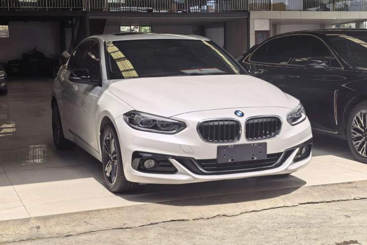 Used BMW 1 Series 2018 Facelifted 118i Sport Edition Exterior 6