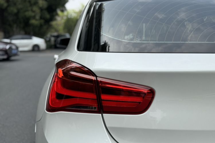 Used BMW 1 Series 2018 118i Sport Design Package Exterior 7