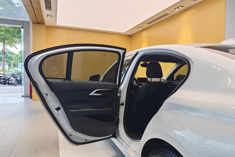 Used BMW 1 Series 2018 Revised 118i Fashion Edition Exterior 7