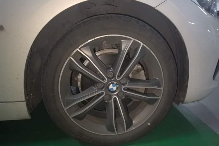 Used BMW 1 Series 2018 118i Sport Edition Exterior 7