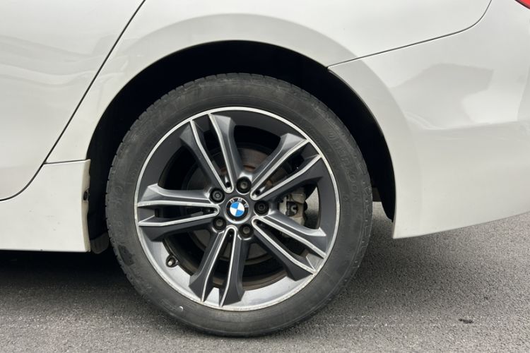 Used BMW 1 Series 2018 118i Sport Edition Exterior 9