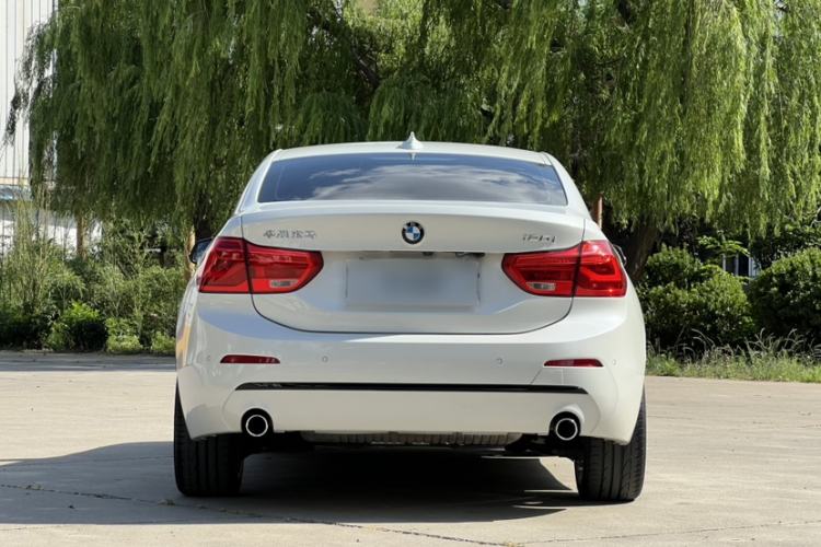 Used BMW 1 Series 2018 120i Design Package Model Exterior 9