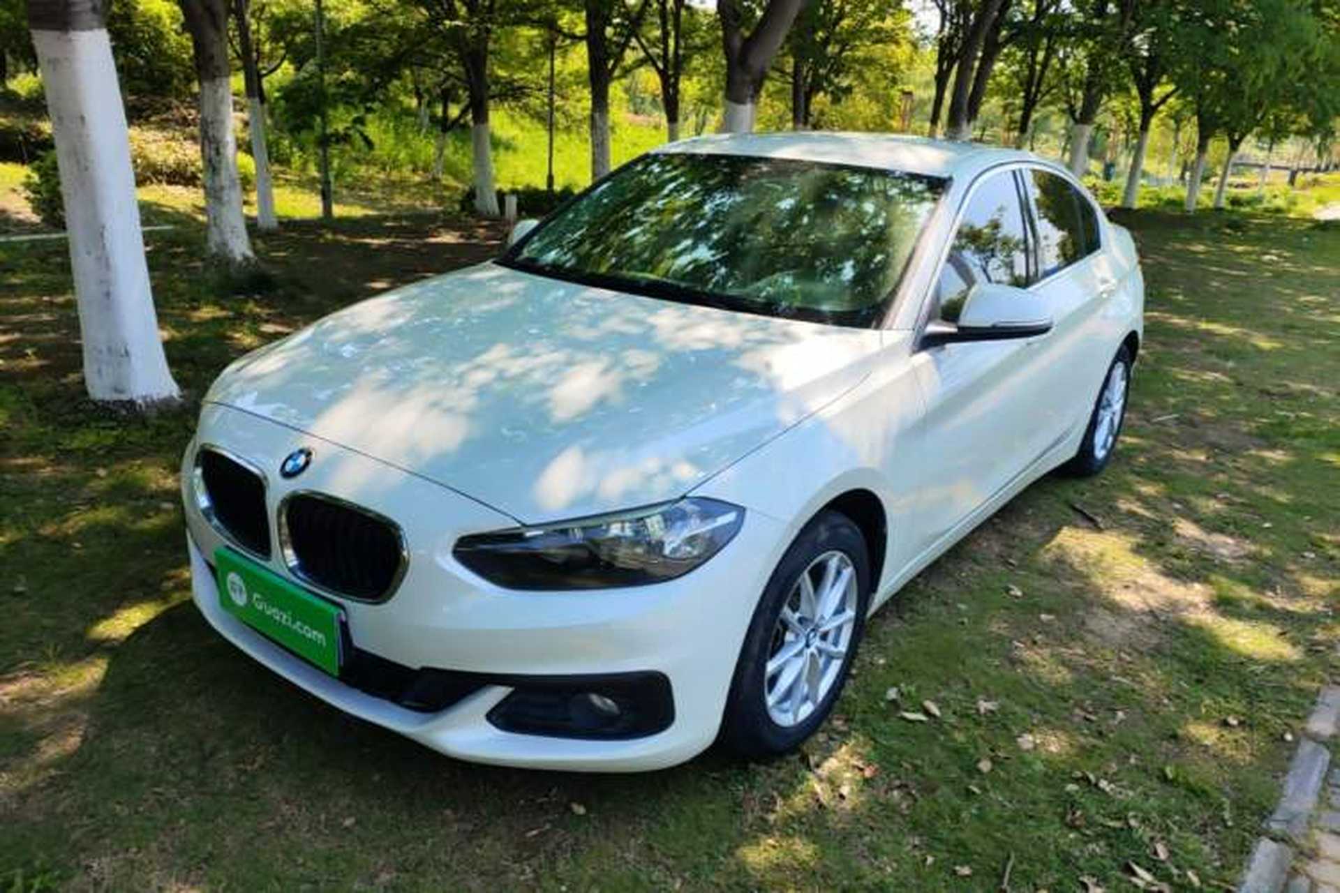 Used BMW 1 Series 2018 118i Fashion Model Front Left 45 Deg