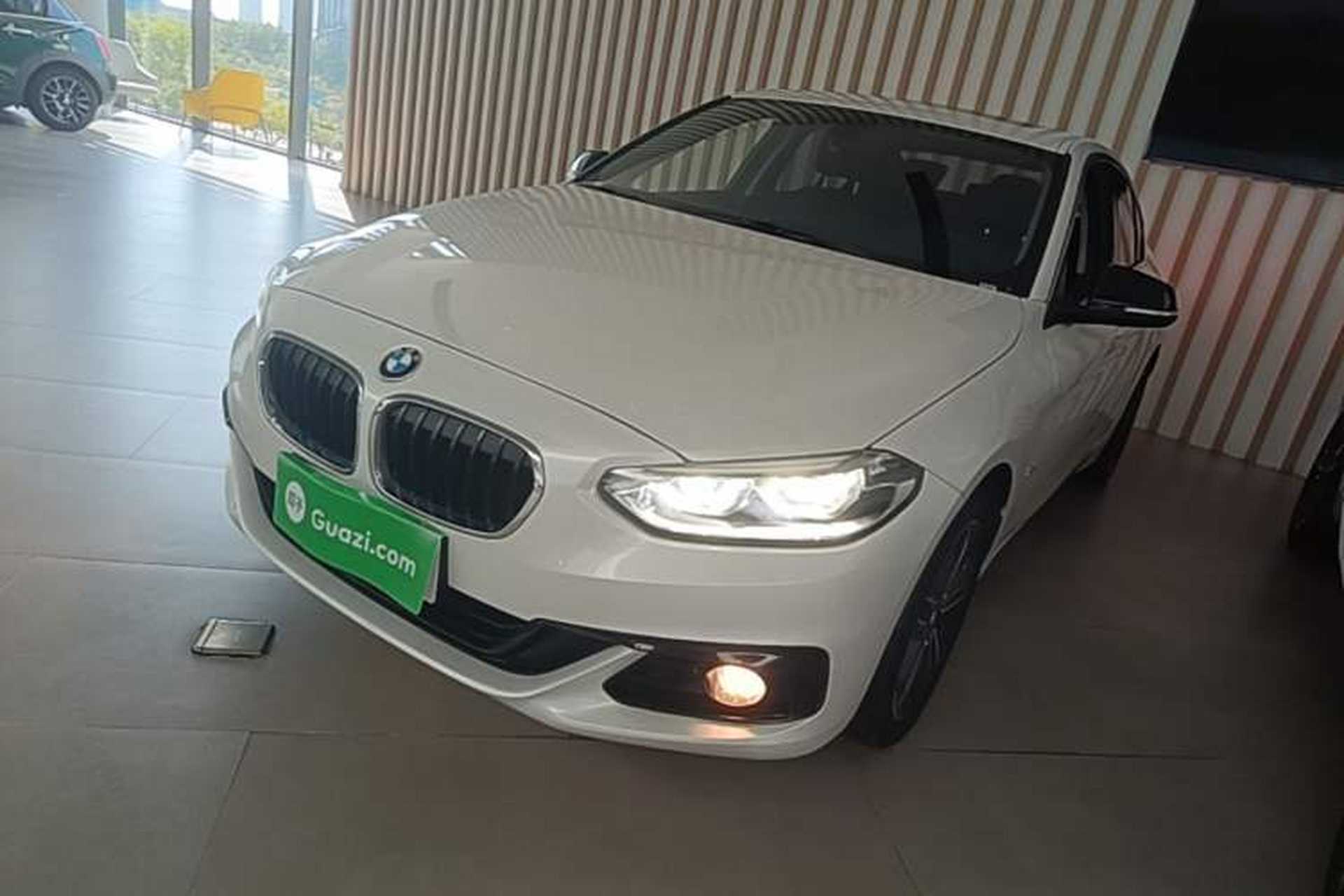 Used BMW 1 Series 2018 118i Sport Edition Front Left 45 Deg