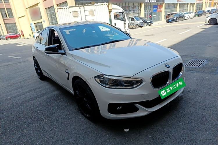 Used BMW 1 Series 2018 118i Sport Edition Front Right 45 Deg