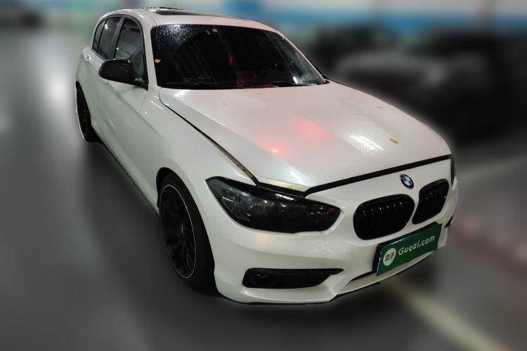 Used BMW 1 Series 2018 118i Leading Model Front Right 45 Deg