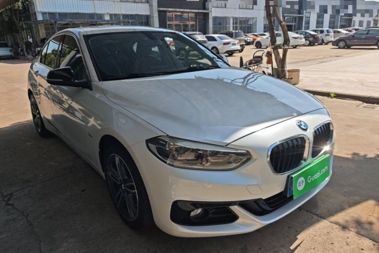 Used BMW 1 Series 2018 118i Sport Edition Front Right 45 Deg