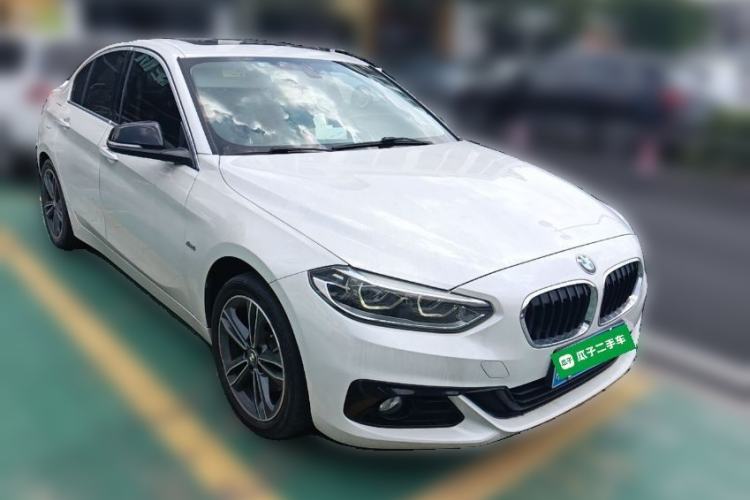 Used BMW 1 Series 2018 118i Sport Edition Front Right 45 Deg