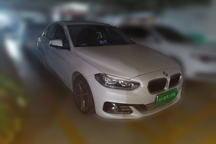 Used BMW 1 Series 2018 118i Sport Edition Front Right 45 Deg