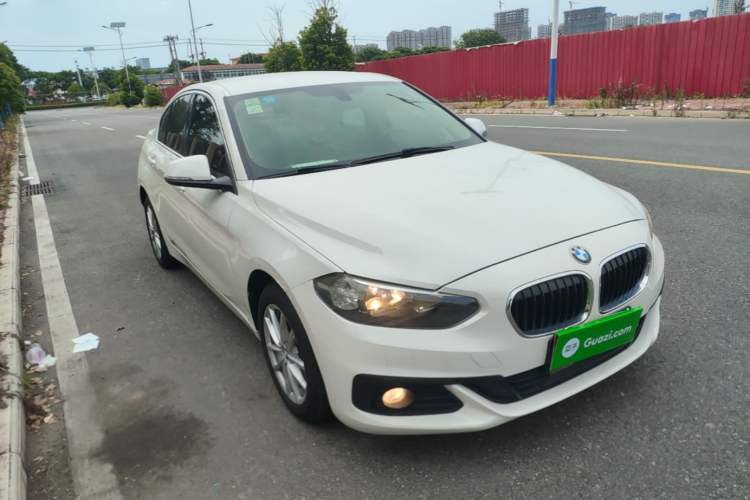 Used BMW 1 Series 2018 118i Fashion Model Front Right 45 Deg
