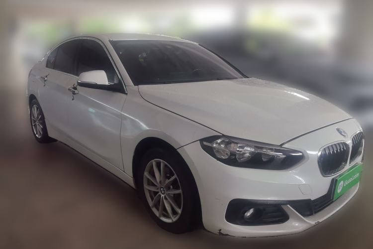 Used BMW 1 Series 2018 118i Fashion Model Front Right 45 Deg