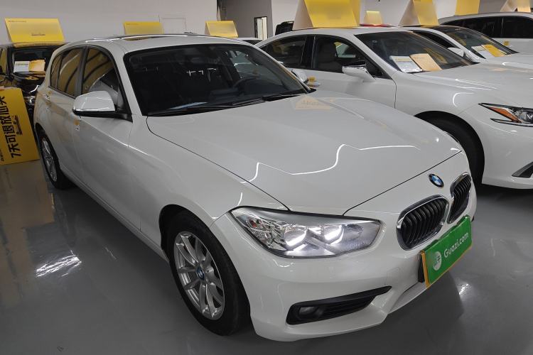 Used BMW 1 Series 2018 118i Leading Model Front Right 45 Deg
