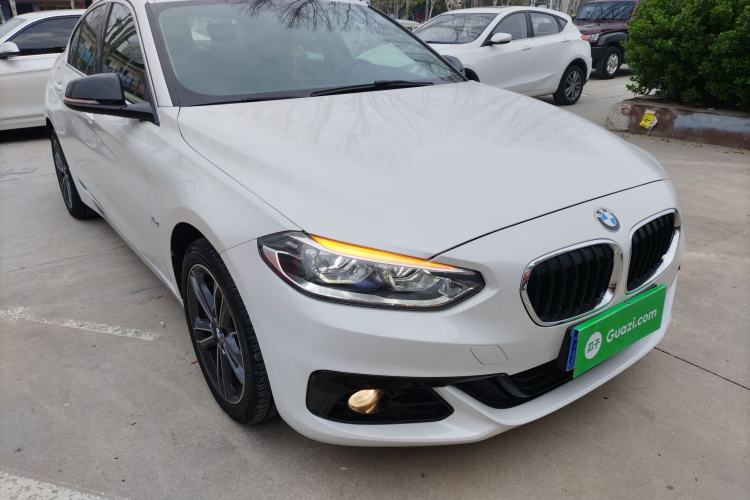 Used BMW 1 Series 2018 118i Sport Edition Front Right 45 Deg
