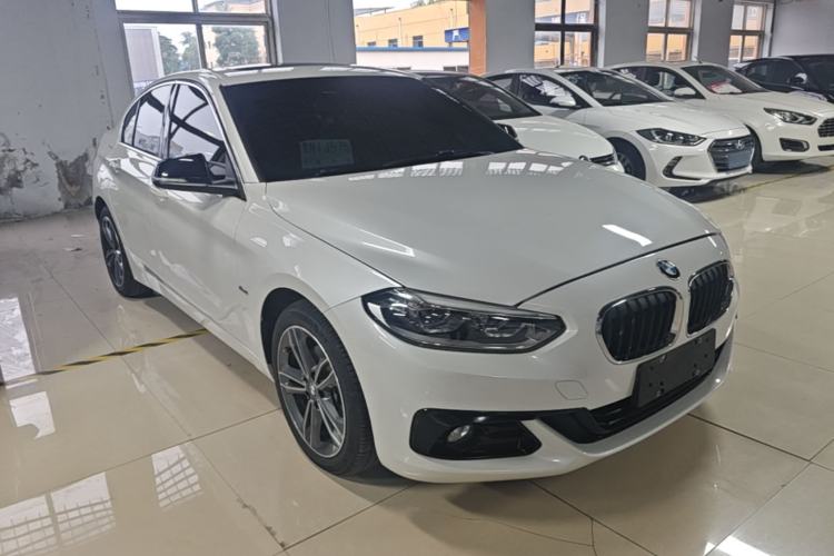 Used BMW 1 Series 2018 118i Sport Edition Front Right 45 Deg