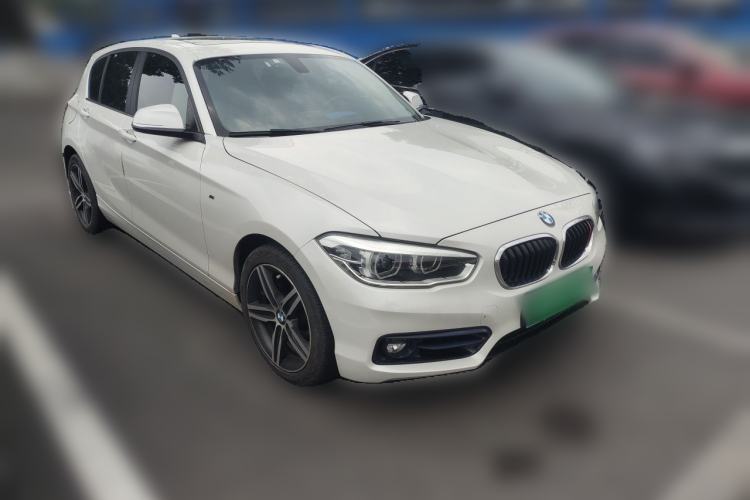 Used BMW 1 Series 2018 118i Sport Design Package Front Right 45 Deg