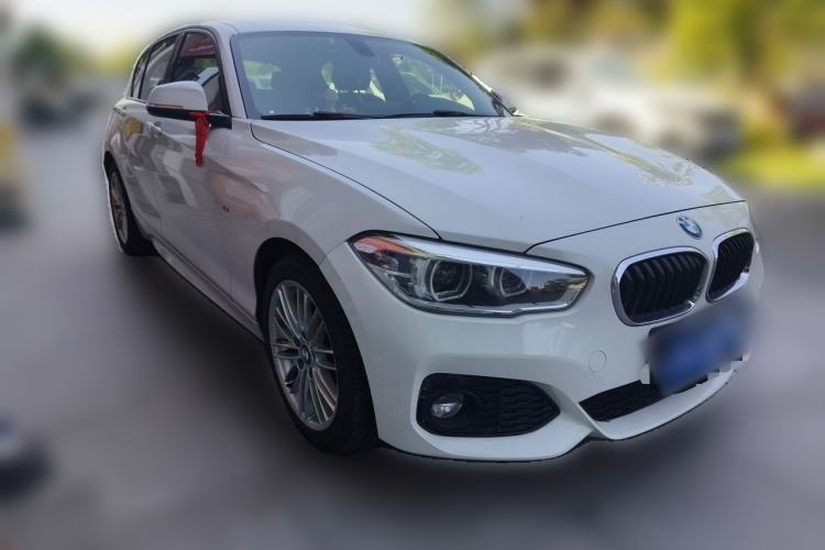 Used BMW 1 Series 2018 120i M Sport Package Front Right 45 Deg
