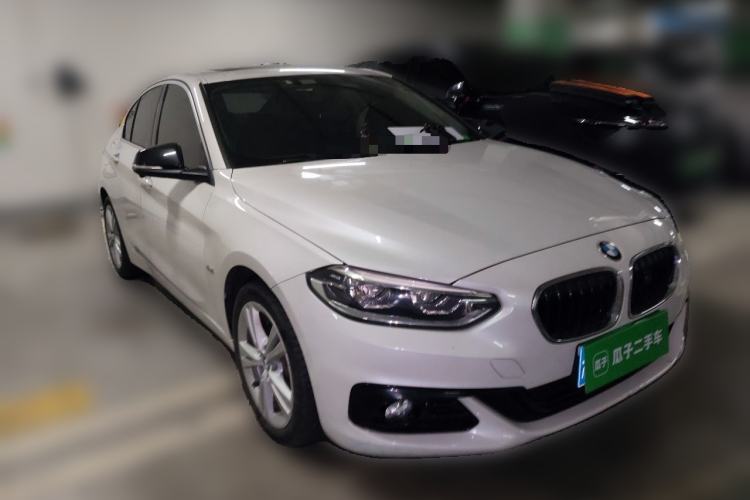Used BMW 1 Series 2018 118i Design Package Edition Front Right 45 Deg