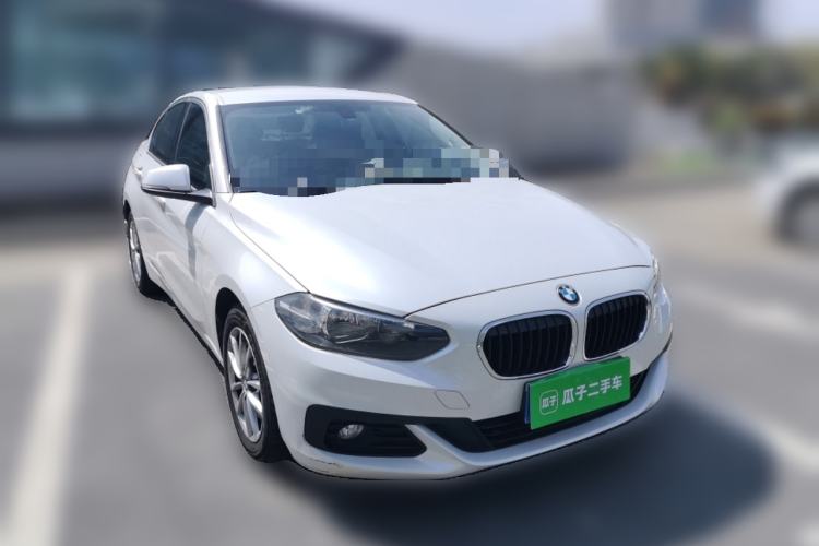 Used BMW 1 Series 2018 118i Fashion Model Front Right 45 Deg