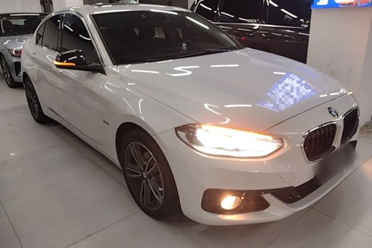 Used BMW 1 Series 2018 118i Sport Edition Front Right 45 Deg