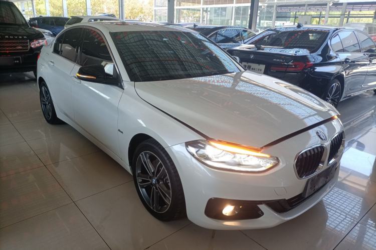Used BMW 1 Series 2018 118i Sport Edition Front Right 45 Deg