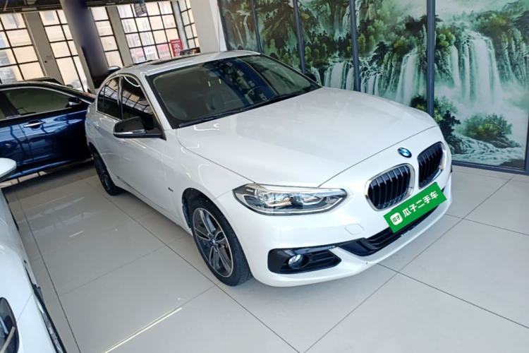 Used BMW 1 Series 2018 118i Sport Edition Front Right 45 Deg