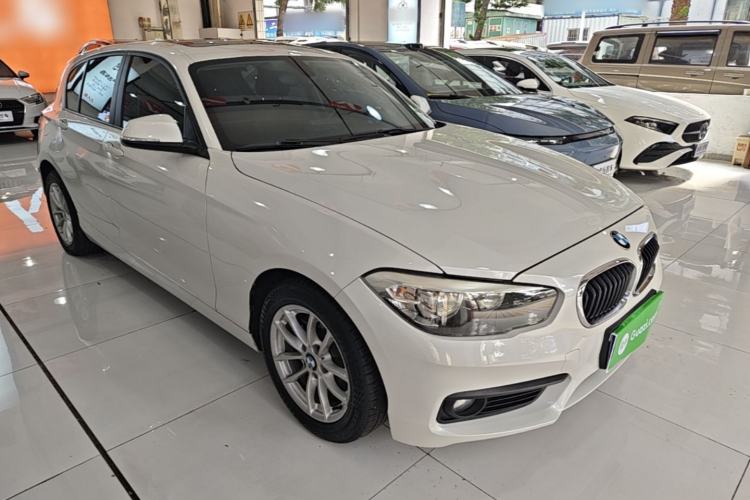 Used BMW 1 Series 2018 118i Leading Model Front Right 45 Deg