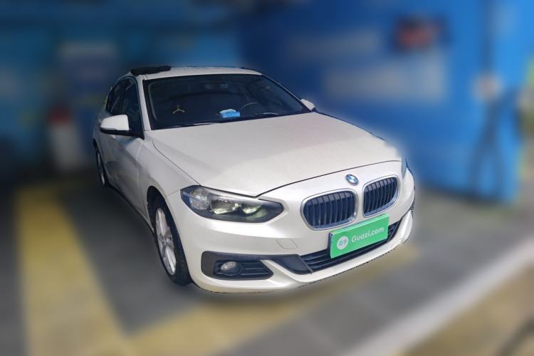 Used BMW 1 Series 2018 118i Fashion Model Front Right 45 Deg