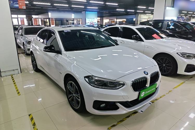 Used BMW 1 Series 2018 118i Sport Edition Front Right 45 Deg