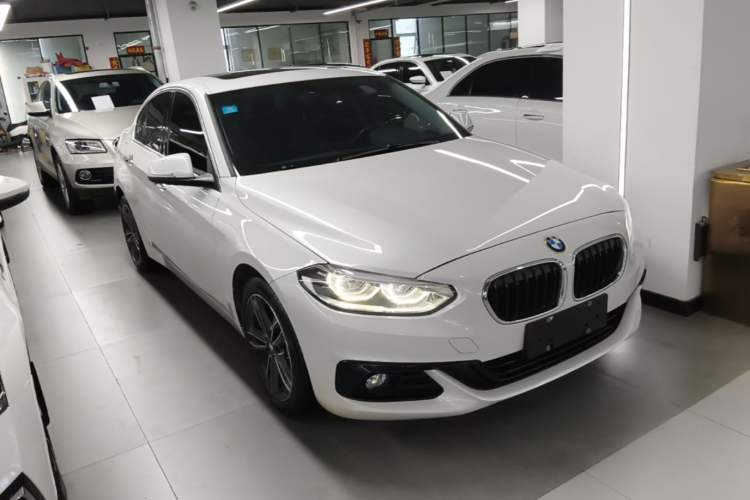Used BMW 1 Series 2018 Facelifted 118i Sport Edition Front Right 45 Deg